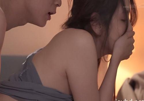 Chị gái dễ tính giúp em trai thỏa mãn cơn thèm tình dục